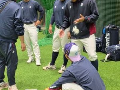 롯데 스프링캠프에 웃음 띠운 김성근 감독의 특별한 선물