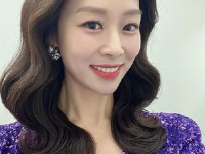 장신영 쇼호스트로 복귀 남편 불륜 용서 후 자신감 넘침