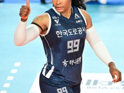 러셀과 모마가 V리그 2라운드 MVP로 선정돼