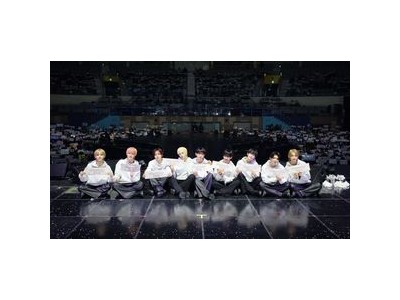 아홉 팬들과 떠들썩한 콘서트 열었네